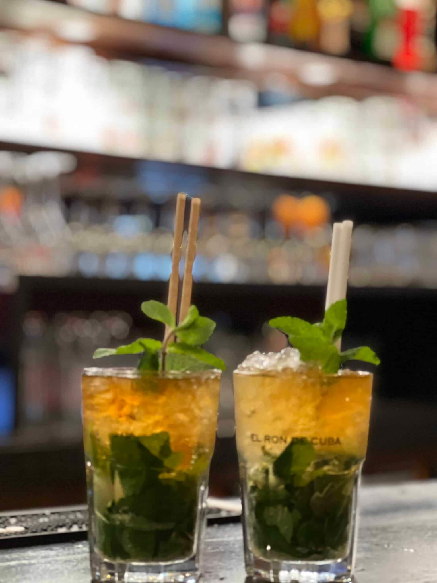 cocktail avec pailles écologique pour bar et restaurant